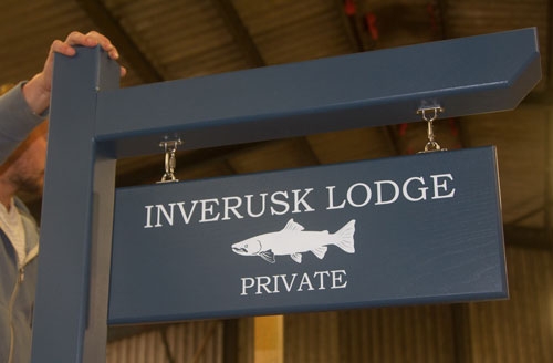 Painted Oak Post & Arm 