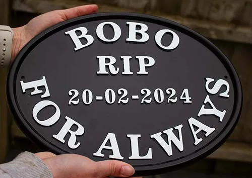Tell us your requirements and we will send you a quote. Cast Iron Memorials