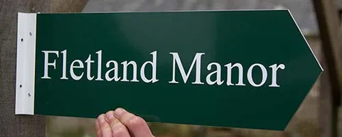 Simple cost effective arrow sign T-Channel Arrow Sign