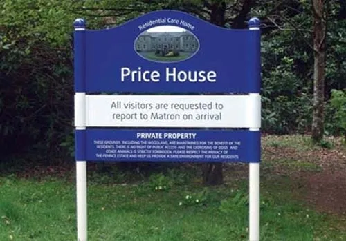 Aluminium sign with posts and virtually hidden fixings. Aluminium Sign with Posts