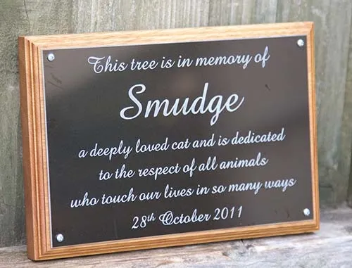 These black aluminium plaques are maintenance free. Engraved Black Aluminium Plaque